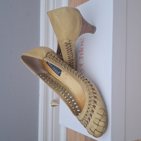 Heels - Picture 2 of 4